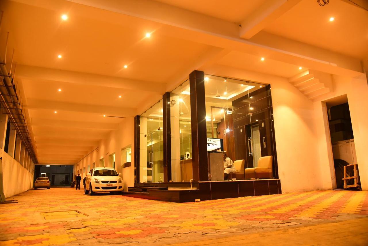Hotel Four Seasons Велангани Екстериор снимка